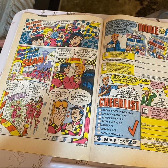 Archie 3000 Issues 1 & 2 Comics - Picture 4 of 9